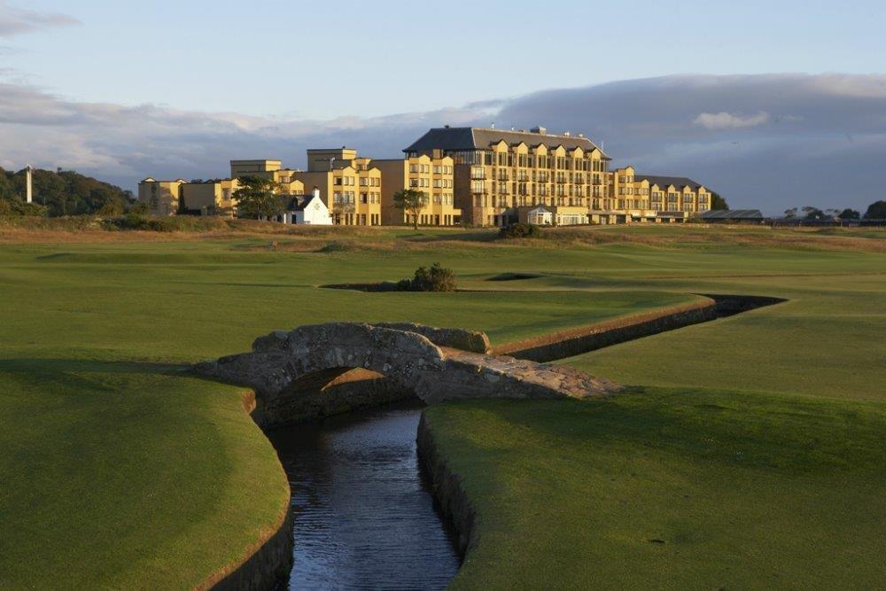 Hotel en el campo de golf de Old Course de St Andrews en Escocia