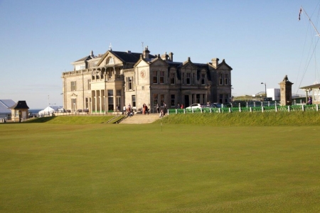 Casa Club del campo de golf de Old Course de St Andrews en Escocia