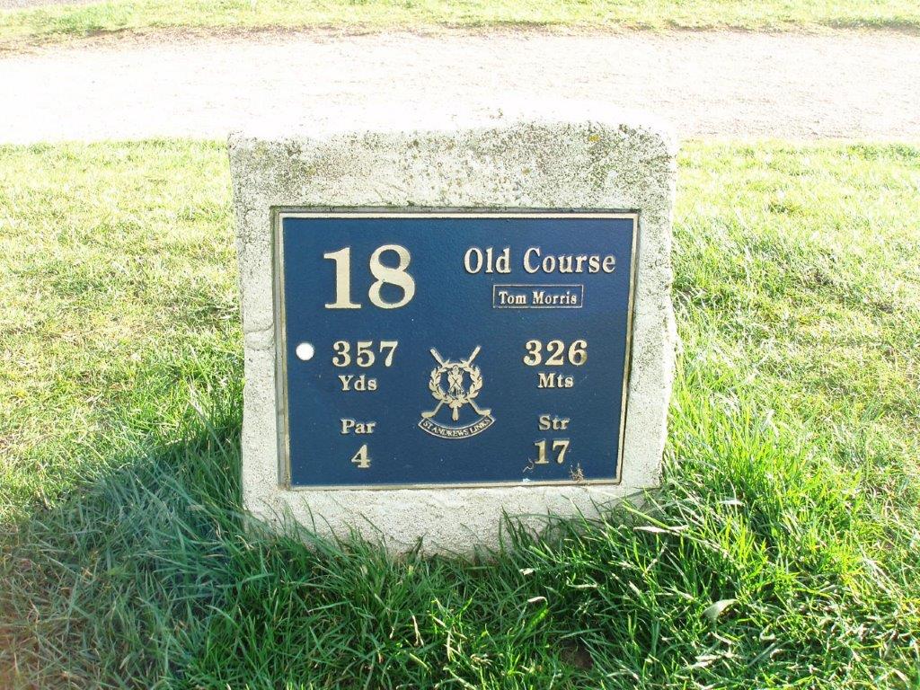 Hoyo 18 del campo de golf de Old Course de St Andrews en Escocia